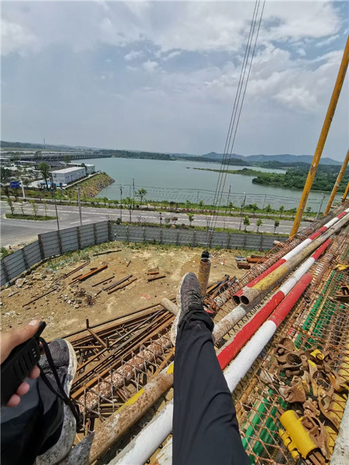 大宁县作业中发生设备损坏或人员意外，责任怎么划分？