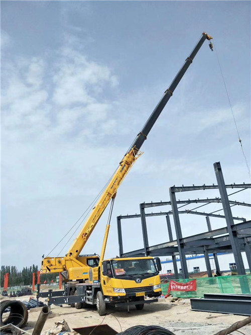 大宁县超高层建筑钢结构吊装案例